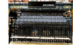 Mari Ngopi di Kafe Bekas Toilet Pria Era Victoria Ini!