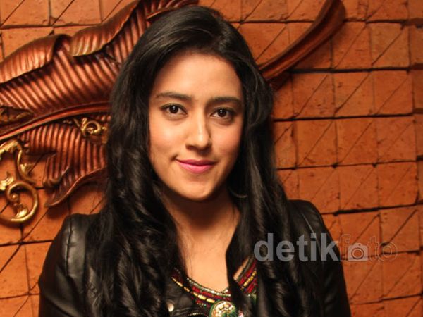 Fairuz A Rafiq Nyanyikan Lagu Sang Ayah