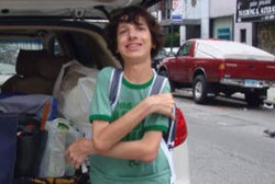 Penyakit Super Langka Membuat Otot Pemuda Ini Berubah Menjadi Tulang