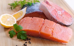 Agar Berat Bayi Cukup, Wanita Hamil Wajib Konsumsi Tuna dan Salmon