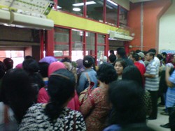 Tak Ada Bus TransJ 1 Jam Lebih, Ini Kata Petugas Halte PGC