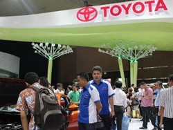 Februari, Penjualan Toyota Turun Tipis