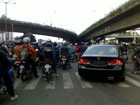 Mobil Mewah Tak Mau Kalah