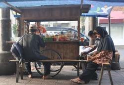 Angkringan, Solusi Lapar Saat Backpacking di Yogya