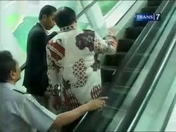 Diresmikan Jokowi, Eskalator Halte Macet