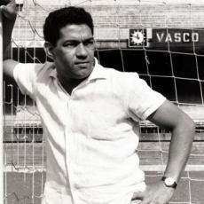 Garrincha: Hedonisme Si Burung Kecil