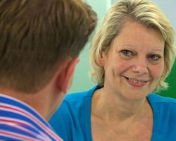 Sukses Pangkas Berat 82 Kg, Tapi Payudara Turun Hingga ke Perut