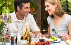 Makan Malam Romantis Juga Bisa Dilakukan di Rumah!