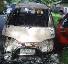 Korsleting, Daihatsu Espass Ludes Terbakar 