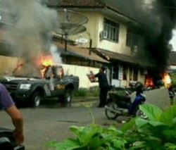 Polres OKU Dibakar, Menko Polhukam Perintahkan TNI & Polri Menahan Diri