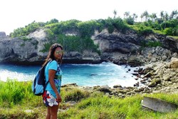 Terjun Bebas dari Tebing Curam Nusa Ceningan