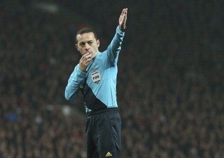 Jadi Sasaran Kebencian Suporter, Wasit Cakir Dapat Ancaman Mati