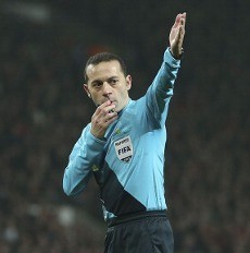 Jadi Sasaran Kebencian Suporter, Wasit Cakir Dapat Ancaman Mati