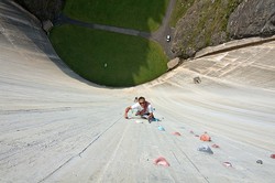 5 Tempat Panjat Tebing Paling Gila di Dunia