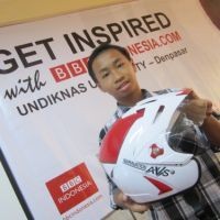 Bocah 13 Tahun Ciptakan Helm yang Bikin Kepala Adem