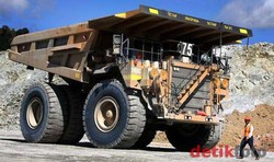 Truk-truk Raksasa Tambang Emas Newmont Minum 4.800 Liter BBM/Hari