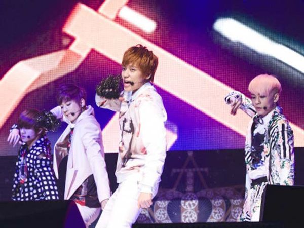 Aksi Enerjik Teen Top di Showcase No. 1