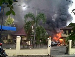 Mapolres OKU Dibakar, Pangdam dan Kapolda Sumsel Harus Diberi Sanksi