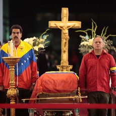 Jenazah Hugo Chavez Akan Dibalsem & Dipamerkan dalam Peti Kaca