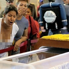 Kisah Haru WNI Saksikan Upacara Persemayaman Hugo Chavez