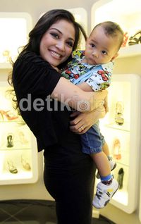 El Divo, 1,8 Tahun, Lelaki