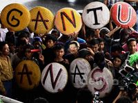 Aksi Menuntut Anas Digantung