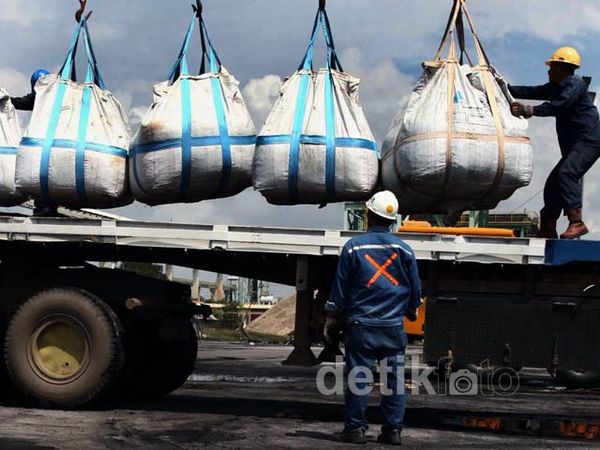 Krakatau Steel Kurangi Impor Bahan Baku