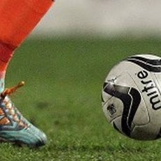 Seorang Pesepakbola Cetak Gol Kemenangan, Mengeluh Pusing, lalu Meninggal