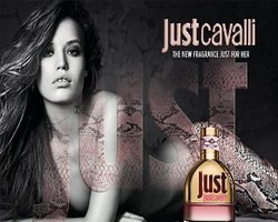 Tampil di Iklan Parfum Just Cavalli, Georgia Jagger Tanpa Busana