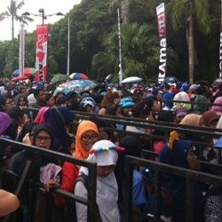 Gate Dibuka, Penonton Music Bank Jakarta Berlarian ke Dalam Arena Konser