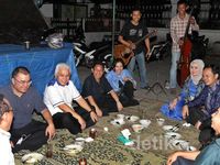 Begini Cara Hatta Malam Mingguan di Jogja