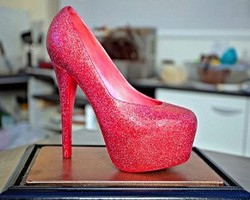  Unik, Sepatu Louboutin & Jimmy Choo Ini Terbuat dari Cokelat! Yummy