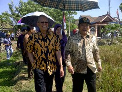 Wamentan Panen Padi 1.000 Hektar di Cilacap