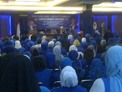 Hatta Rajasa Beri Pembekalan Bagi Bakal Caleg Perempuan PAN