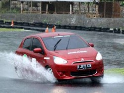 Toyota Etios Datang, Mitsubishi Tidak Takut