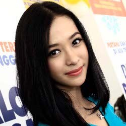 Ayah Poppy Bunga Meninggal Dunia