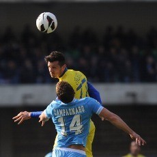 Napoli Tumbang di Markas Chievo