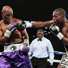 Hopkins Sabet Gelar Juara Dunia IBF di Usia 48 Tahun