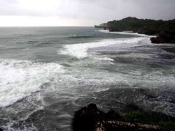 Tri Sutrisno Tewas Ditelan Ombak di Makassar