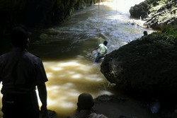 Cuaca Buruk, Pencarian Mahasiswa Undip yang Terseret Air di Gua Disetop