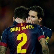 Alves: Saatnya Barca Bikin Comeback Bersejarah