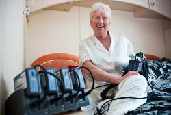 Nenek Elektrik, Jantungnya Dipasang Baterai & Listrik Agar Tetap Hidup