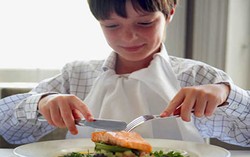 Agar si Kecil Doyan Seafood, Siasati dengan Cara Ini!