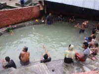 Liburan di Bogor, Ini Dia Pemandian Air Panas yang Asyik