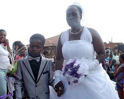 Ingin Terhindar dari Bahaya, Anak 8 Tahun Nikahi Wanita 61 Tahun 