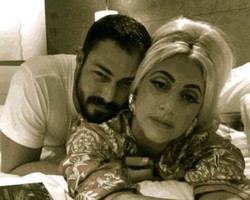 Lady Gaga & Taylor Kinney Dikabarkan Akan Menikah Musim Panas 2013