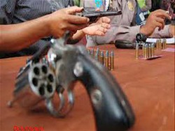 Masa Gangster Gak Punya Senjata?