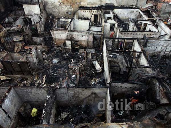30 Rumah di Salemba Ludes Terbakar