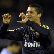 Bobby Charlton Akan Senang Jika Ronaldo Kembali ke MU