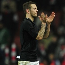 Cedera Engkel, Wilshere Absen Tiga Pekan